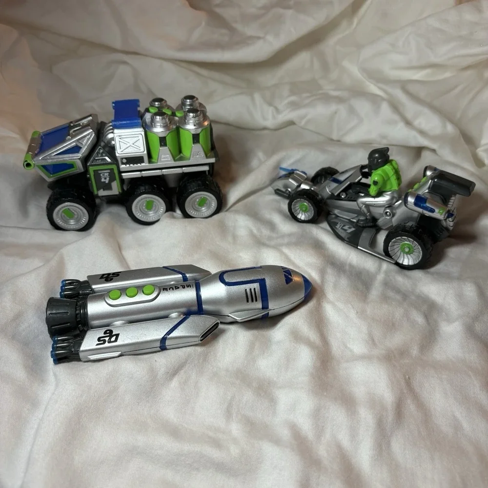Space Maxx 3-Piece Set with Lights and Sounds for Space Explorers Works Fun